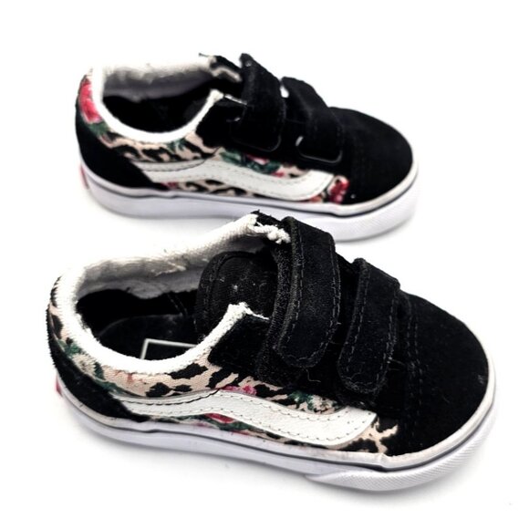 Vans Old Skool V Size 5.5 Toddler Unisex Black White Shoes Slip On No Laces - Picture 1 of 6